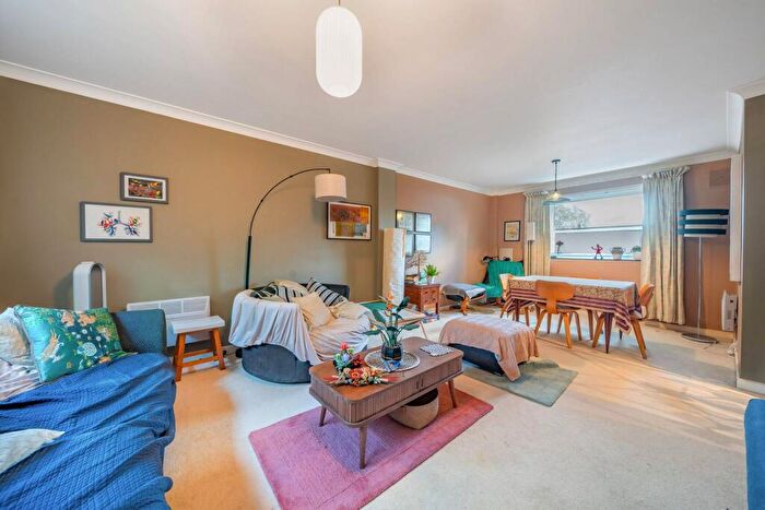 2 Bedroom Flat To Rent In Primrose Hill Road, Primrose Hill, London, NW3