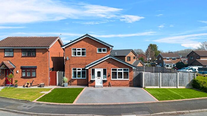 3 Bedroom Detached House For Sale In Dundee Close, Fearnhead, WA2