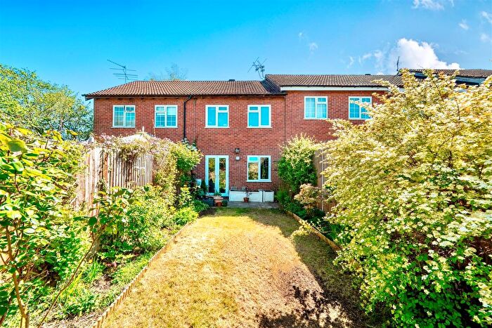 3 Bedroom Terraced House For Sale In Hurst Close, Liphook, GU30