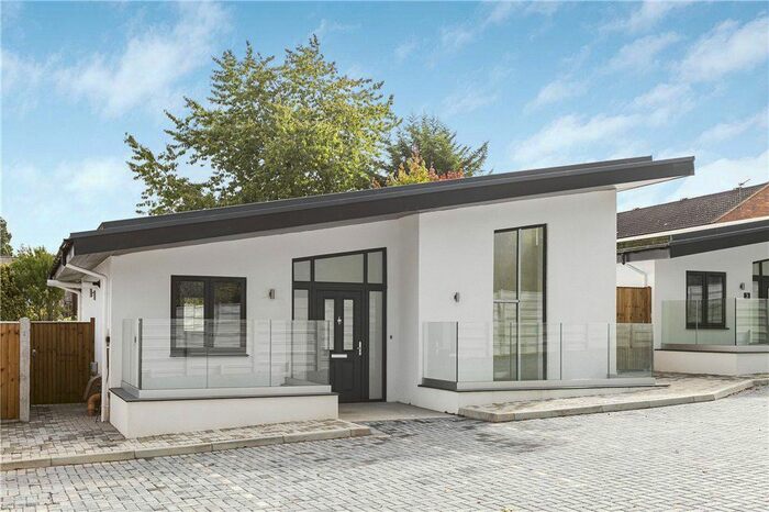 3 Bedroom Detached House To Rent In Langford Close, Guildford, GU3