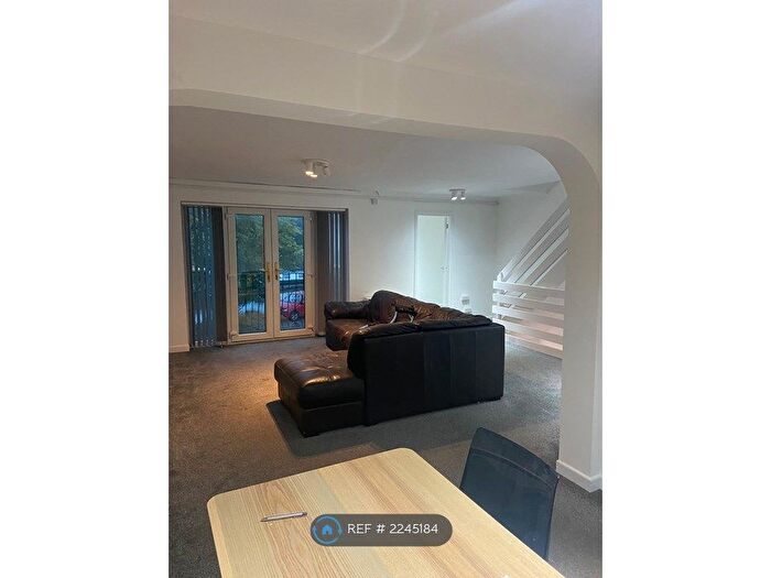 3 Bedroom Semi-Detached House To Rent In Marina Village, Preston Brook, Runcorn, WA7