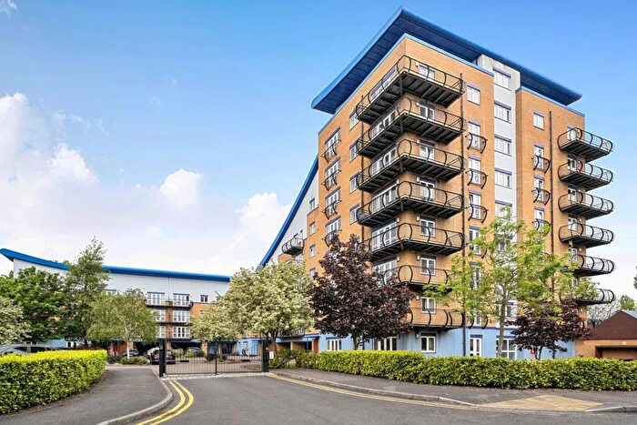2 Bedroom Apartment For Sale In Luscinia View, Reading, RG1