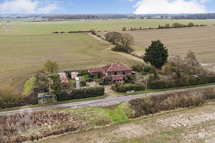 5 Bedroom Cottage For Sale In Ingloss Lane, Loddon, Norwich, NR14