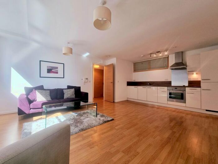 1 Bedroom Flat To Rent In Mann Island, Liverpool, L3