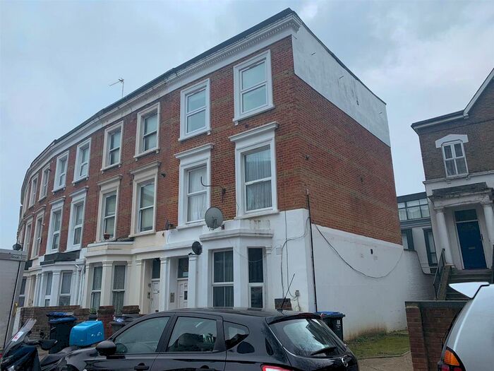 3 Bedroom Flat To Rent In Malvern Road, London, NW6