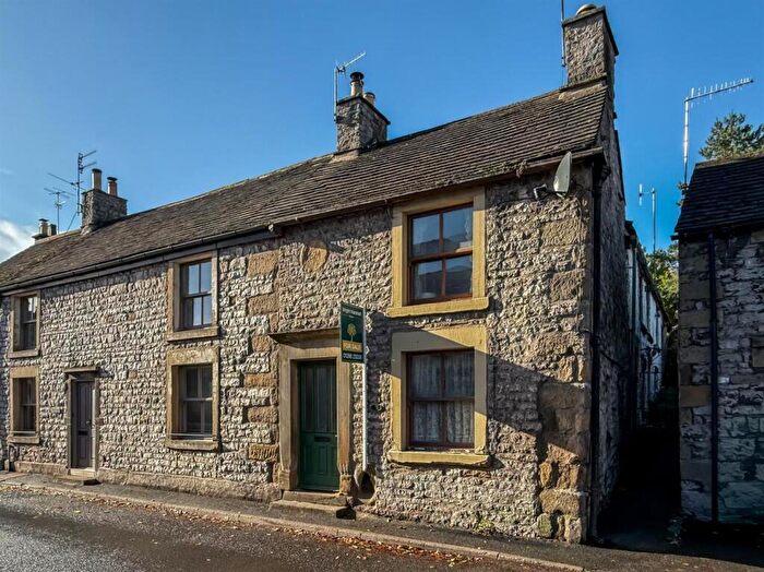 3 Bedroom Cottage For Sale In High Street, Tideswell, Buxton, SK17
