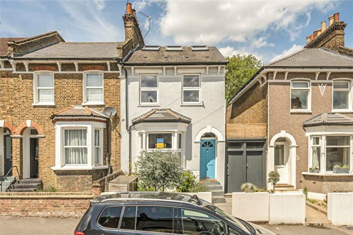4 Bedroom End Of Terrace House To Rent In Brookbank Road, Lewisham, SE13