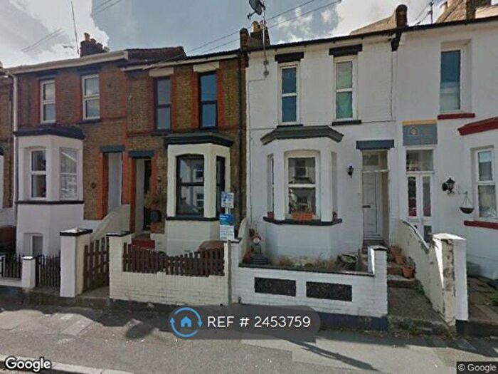 4 Bedroom Terraced House To Rent In Milburn Road, Kent, ME7
