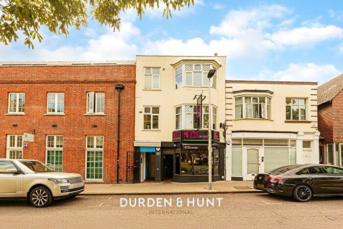 2 Bedroom Flat To Rent In High Road, Woodford Green, IG8