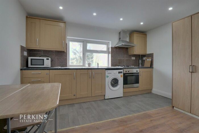 3 Bedroom Flat To Rent In Betham Road, Greenford, UB6