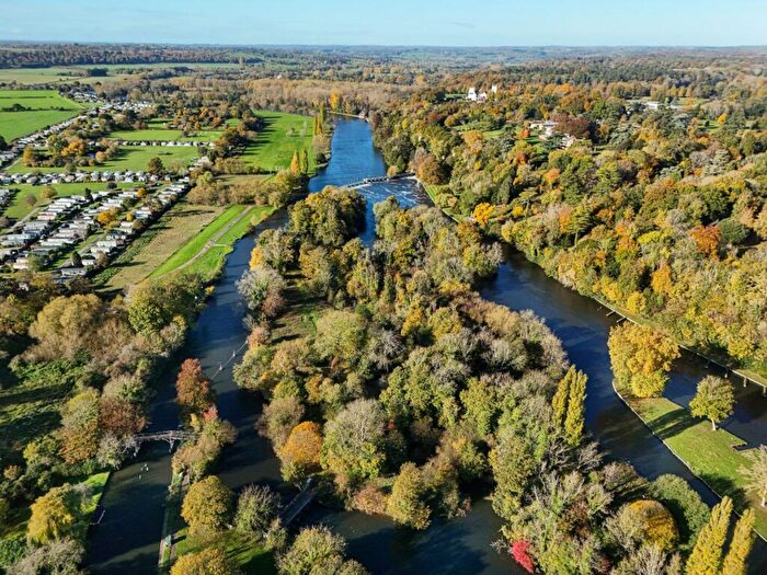 Land To Rent In Hurley Lock, Hurley, Maidenhead, Berkshire, SL6