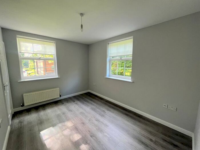 1 Bedroom Flat To Rent In Chaloner Grove, Wakefield, WF1