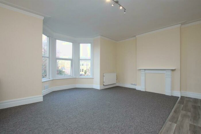 2 Bedroom Flat To Rent In Newbridge Hill, Bath, BA1
