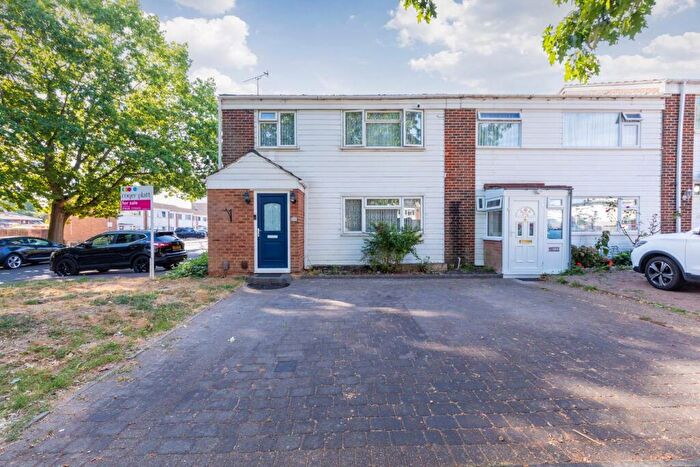 3 Bedroom Terraced House For Sale In Greenfields, Maidenhead, SL6