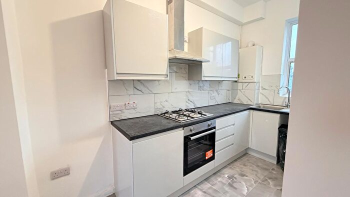 3 Bedroom Flat To Rent In London, E7