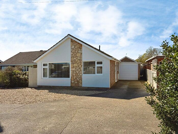 2 Bedroom Detached Bungalow For Sale In Flinders Close, Metheringham, Lincoln, LN4