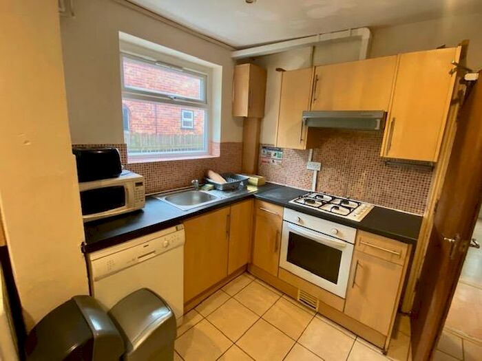 4 Bedroom Semi-Detached House To Rent In Havelock Road, Oxford, Hmo Ready Sharers, OX4