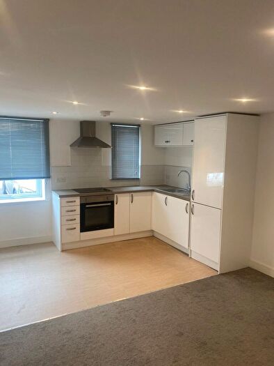 2 Bedroom Flat To Rent In Lower Hanham Road, Bristol, BS15