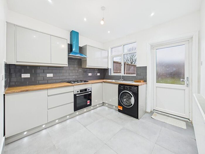 3 Bedroom Semi-Detached House For Sale In Harvey Road, Alvaston, DE24