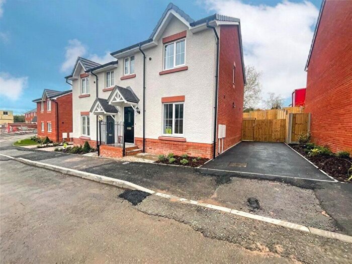 2 Bedroom Semi-Detached House To Rent In Dere Close, Two Gates, Tamworth, Staffordshire, B77