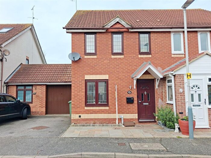 3 Bedroom Semi Detached House For Sale In Telford Way, Yeading, Hayes, UB4