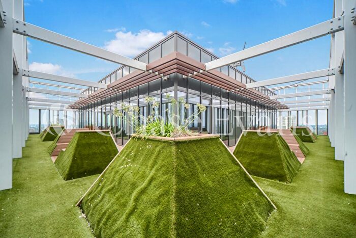 1 Bedroom Apartment For Sale In Stratosphere Tower, Great Eastern Road, Stratford, E15