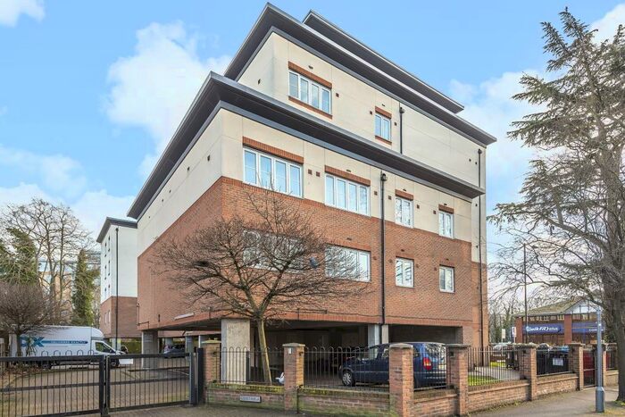 2 Bedroom Apartment To Rent In Centrika, Bath Road, SL1