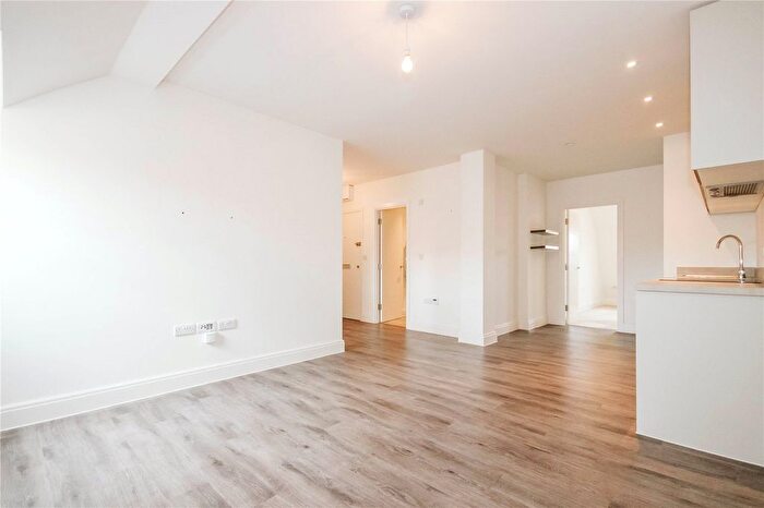 2 Bedroom Flat To Rent In Century Place, St. Paul Street, City Centre, Bristol, BS2