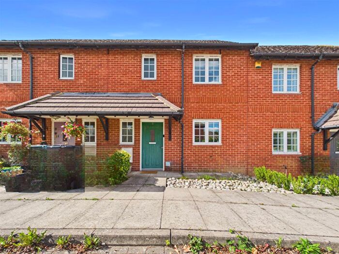 2 Bedroom Terraced House For Sale In Cherrytrees, Coulsdon, CR5