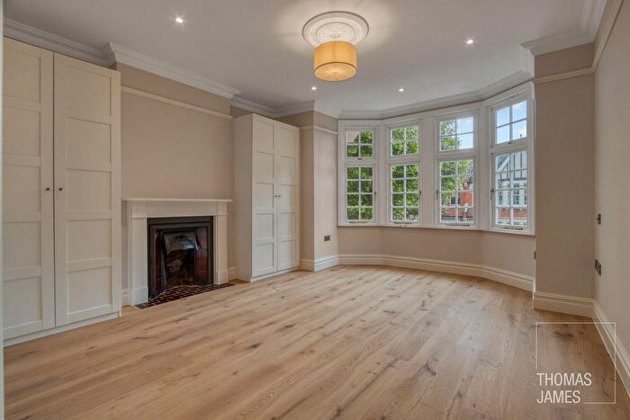 1 Bedroom Flat To Rent In Grovelands Road, London, N13