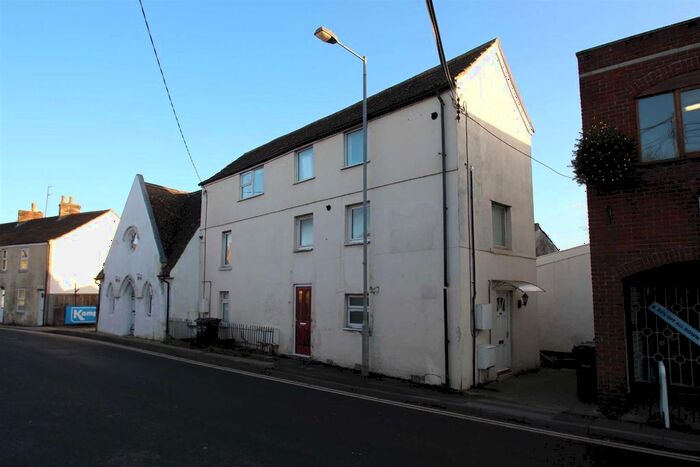 1 Bedroom Flat To Rent In Islington, Trowbridge, BA14