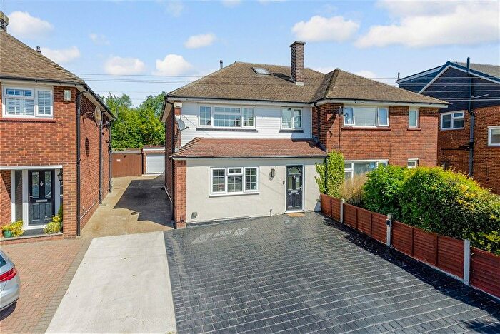 4 Bedroom Semi-Detached House For Sale In Tennyson Walk, Northfleet, Kent, DA11