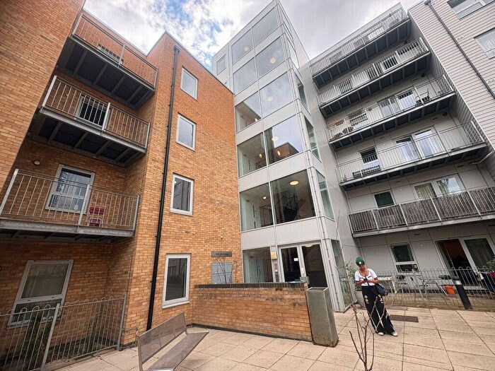 1 Bedroom Flat To Rent In Storehouse Mews, Limehouse, E14