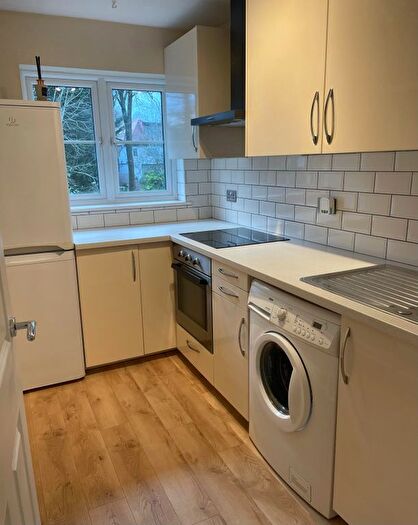 1 Bedroom Flat To Rent In Meadowbank, Watford, Hertfordshire, WD19