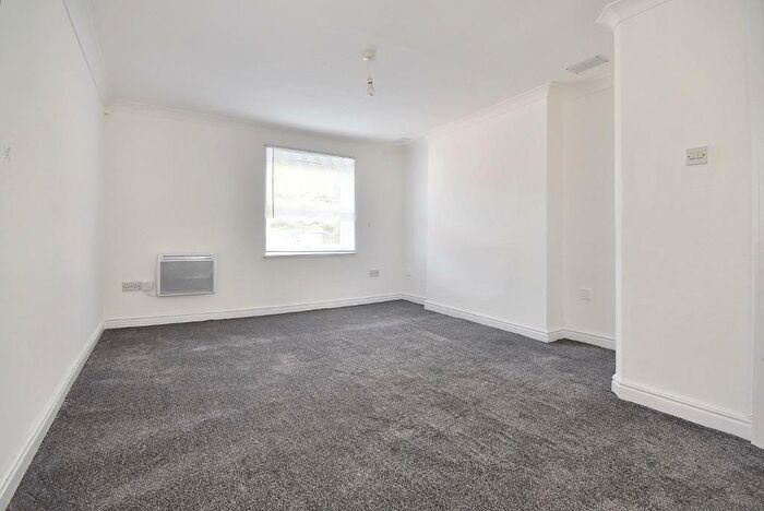 2 Bedroom Flat To Rent In Kilcreggan View, Inverclyde, Greenock, PA15