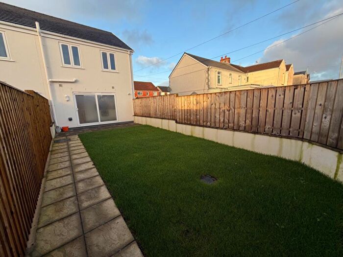 3 Bedroom Terraced House To Rent In West Street, Gorseinon, Swansea, SA4