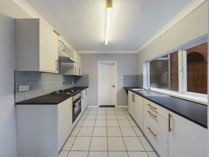 2 Bedroom End Of Terrace House To Rent In Severn Street, HU8