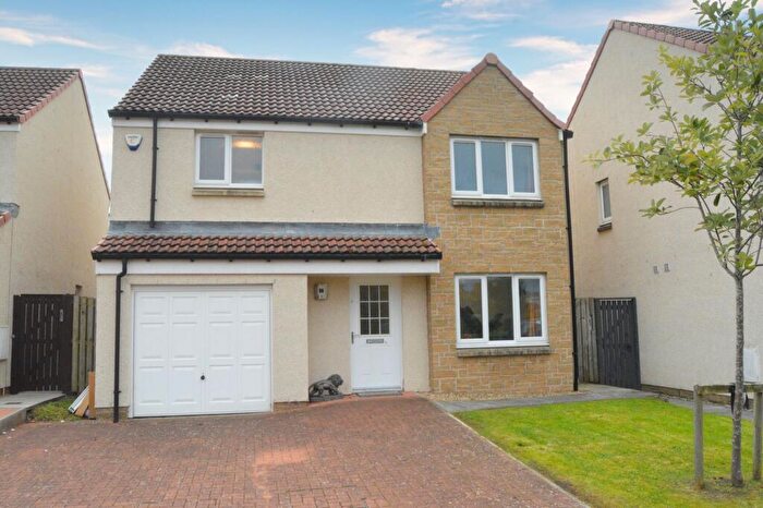 4 Bedroom Villa For Sale In Shirra Place, Falkirk, FK2