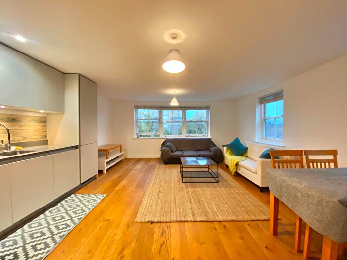 2 Bedroom Flat To Rent In Sidney Street, Whaitechapel, E1