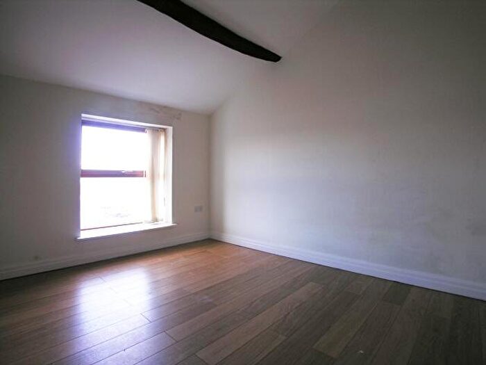 2 Bedroom Flat To Rent In Flat, - Aughton Street, L39