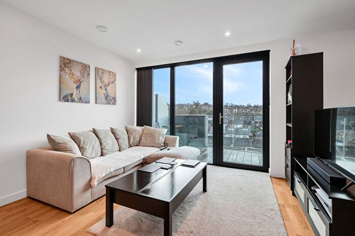 Studio For Sale In Hawthorne Crescent, London, SE10