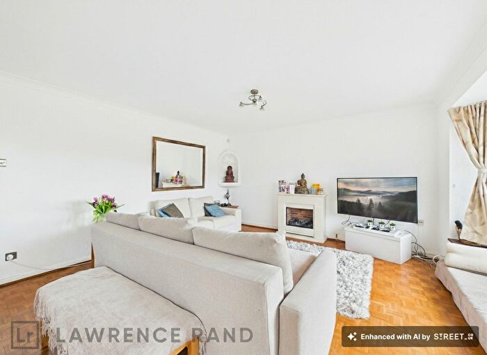 3 Bedroom Detached House To Rent In Fore Street, Pinner, HA5