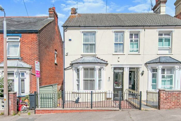 4 Bedroom Semi-Detached House To Rent In Elmhurst Road, Harwich, CO12