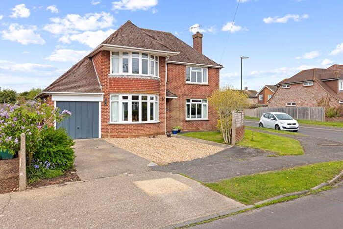 4 Bedroom Detached House For Sale In Stockbridge Gardens, Chichester, PO19