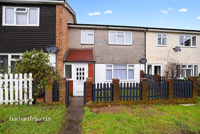 3 Bedroom Terraced House For Sale In North Walk, New Addington, Croydon, CR0