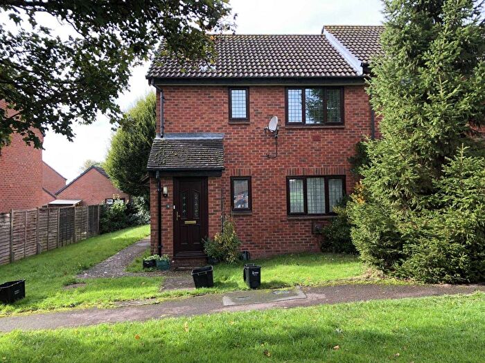 1 Bedroom Flat To Rent In Pickwell Close, Lower Earley, RG6