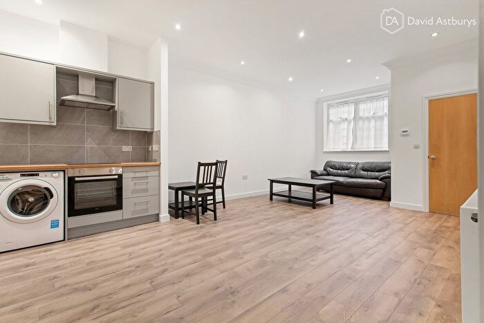 2 Bedroom Flat To Rent In Canfield Place, South Hampstead, London, NW6