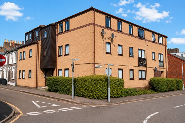 Studio For Sale In , Gadsby Court, Wellington Street, Luton, LU1