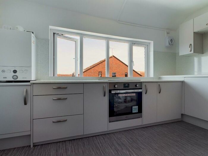 2 Bedroom Flat To Rent In Goring Road, Worthing, West Sussex, BN12