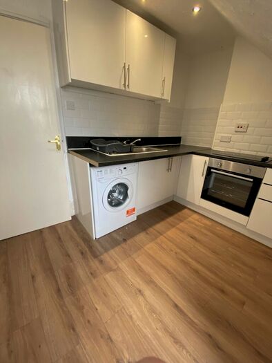 1 Bedroom Flat To Rent In Bedroom Flat &#; Wellesley Road, Clacton-On-Sea, CO15